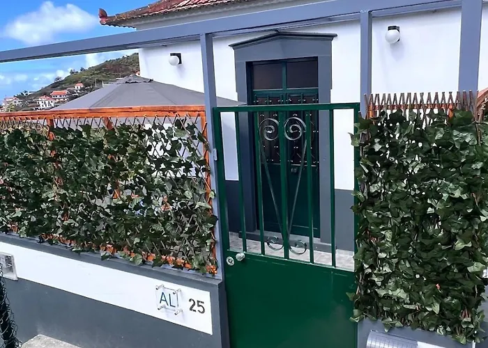Bravas House 1 *